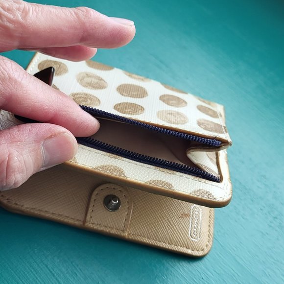 COACH Gold & Off White Coated Canvas Small Bifold Wallet - Picture 5 of 9